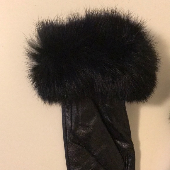 Yaoyao genuine leather gloves with fur trim - Picture 2 of 6